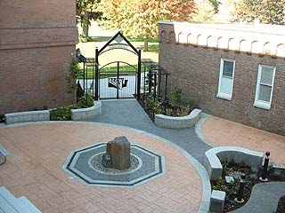  Discovery Courtyard  